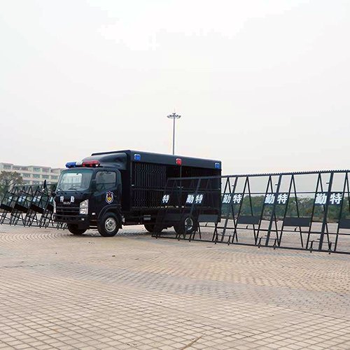 板網(wǎng)布障車